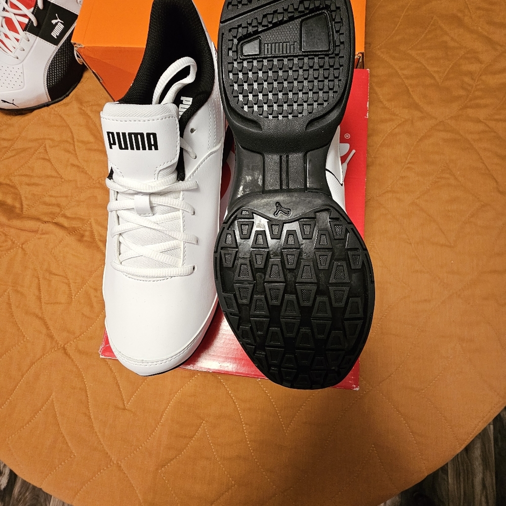 Mens size 11 Puma shoes